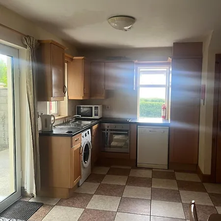Διαμέρισμα 4 Bedroom House Τράλι