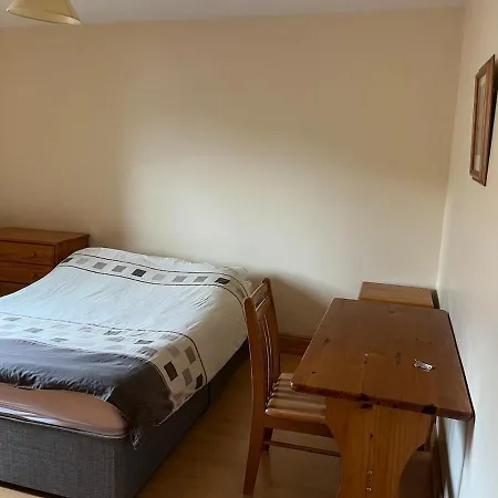 Διαμέρισμα 4 Bedroom House *